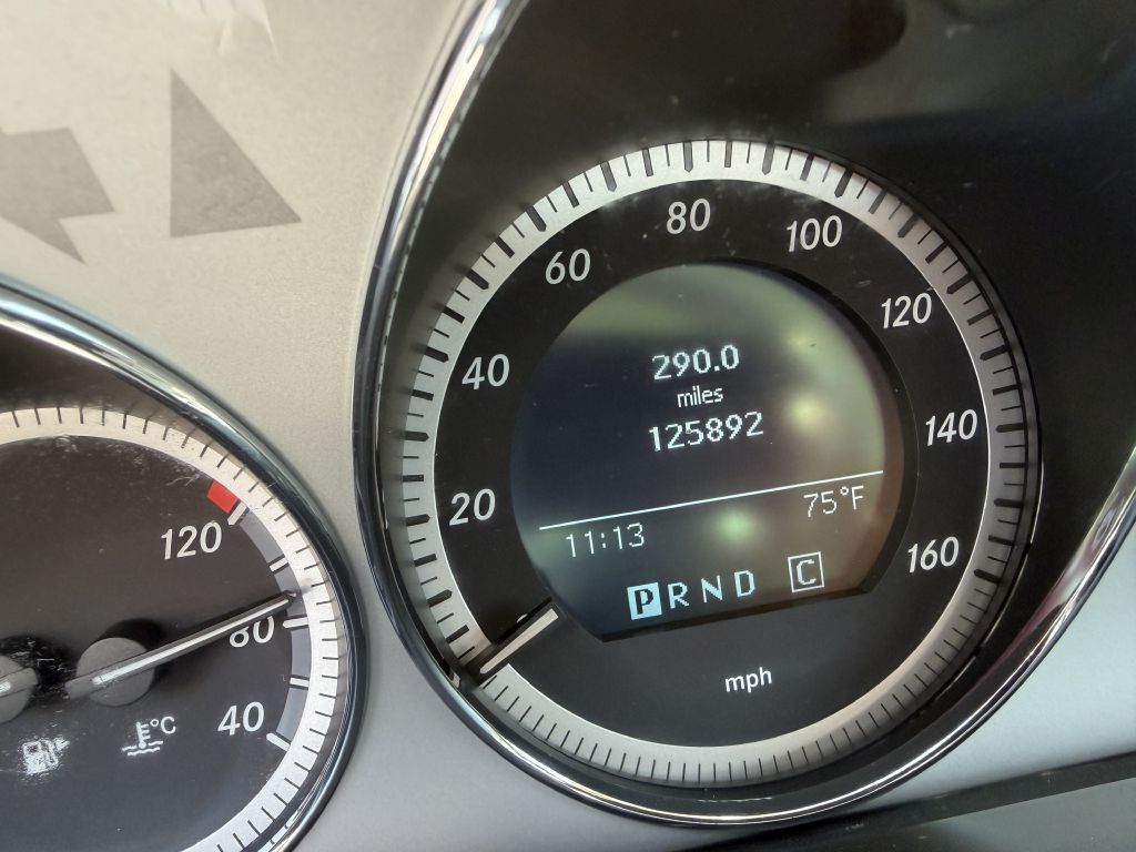 Photo 9 of this MERCEDES-BENZ C-300
