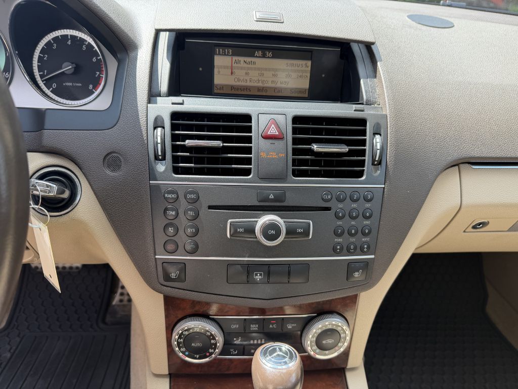Photo 11 of this MERCEDES-BENZ C-300