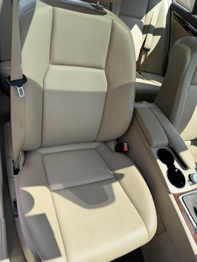 Photo 20 of this MERCEDES-BENZ C-300