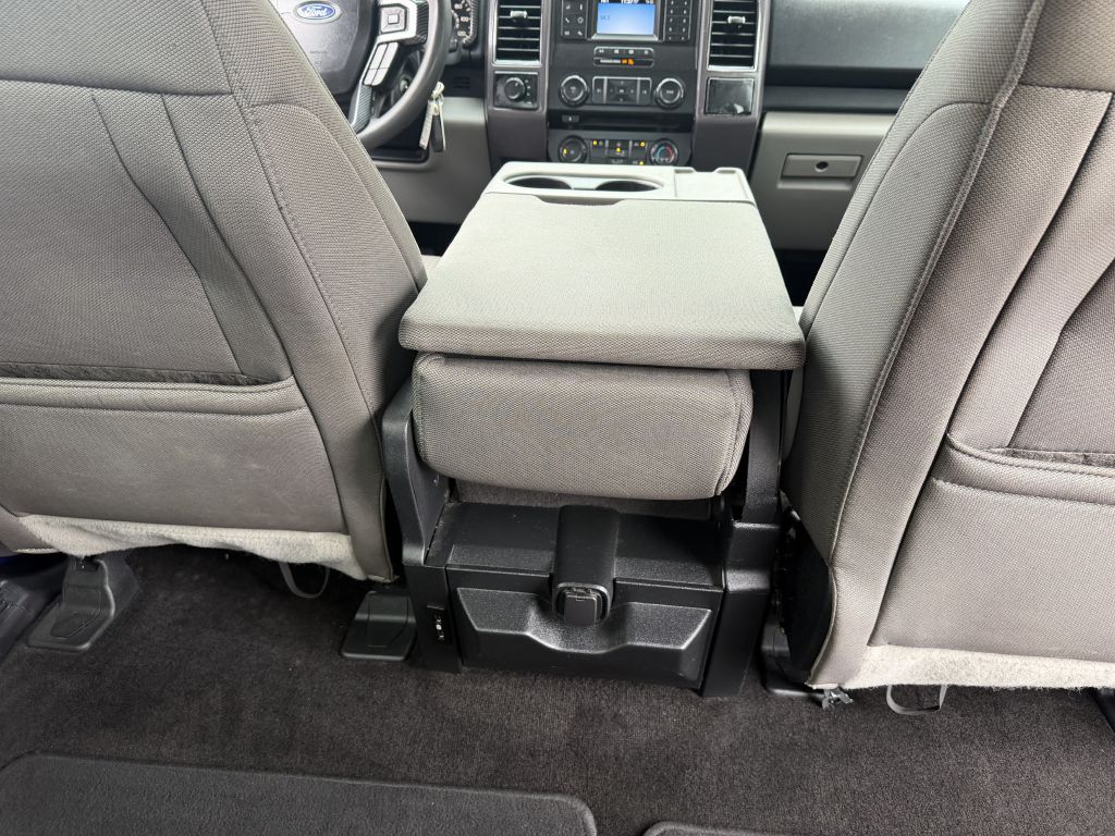 Photo 23 of this FORD F150