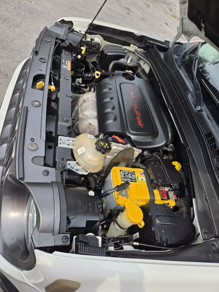 Photo 27 of this JEEP RENEGADE