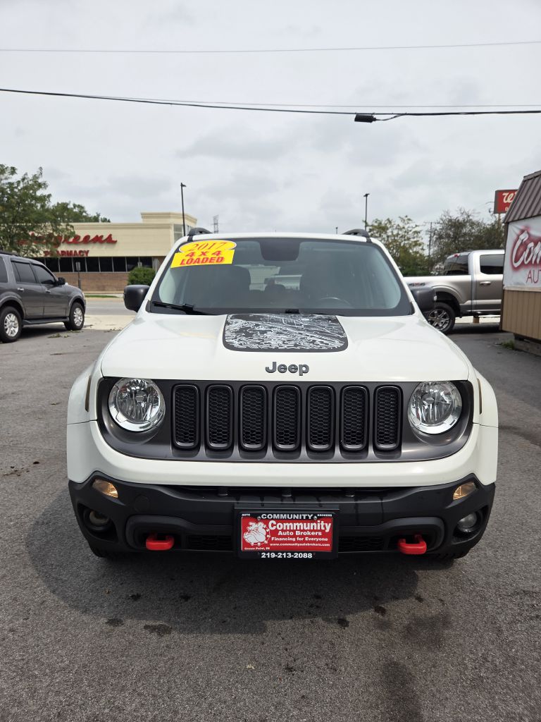 Photo 2 of this JEEP RENEGADE