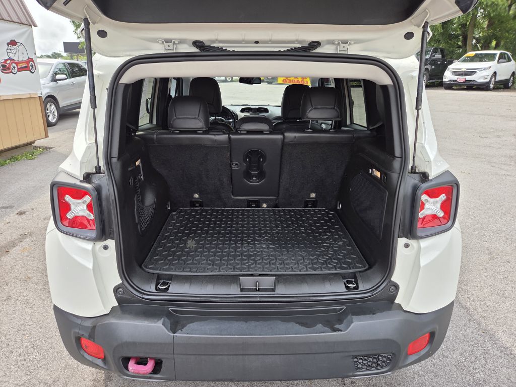 Photo 8 of this JEEP RENEGADE