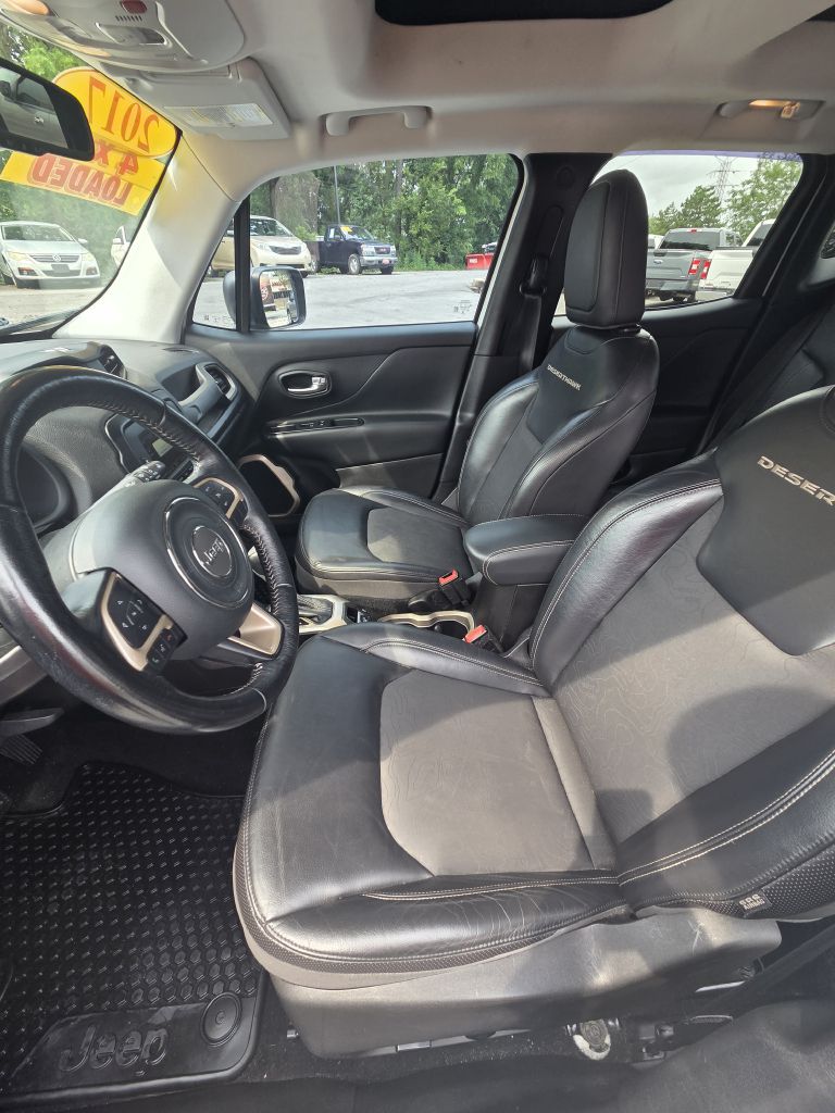 Photo 11 of this JEEP RENEGADE