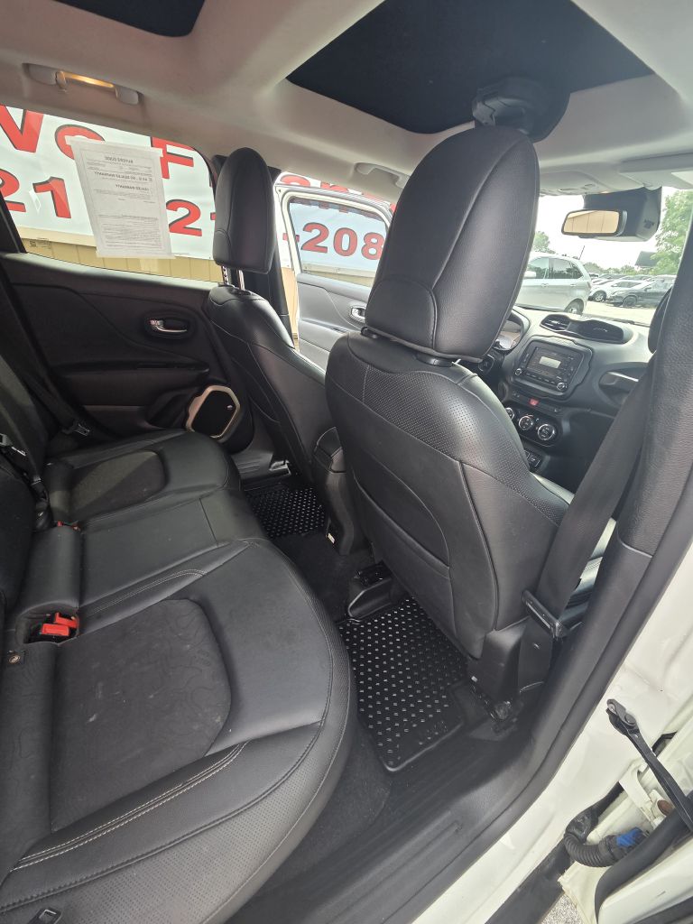 Photo 17 of this JEEP RENEGADE