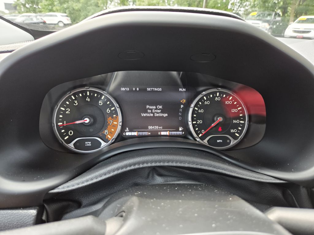 Photo 24 of this JEEP RENEGADE