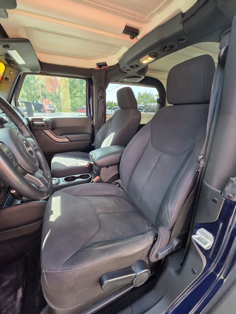Photo 11 of this JEEP WRANGLER