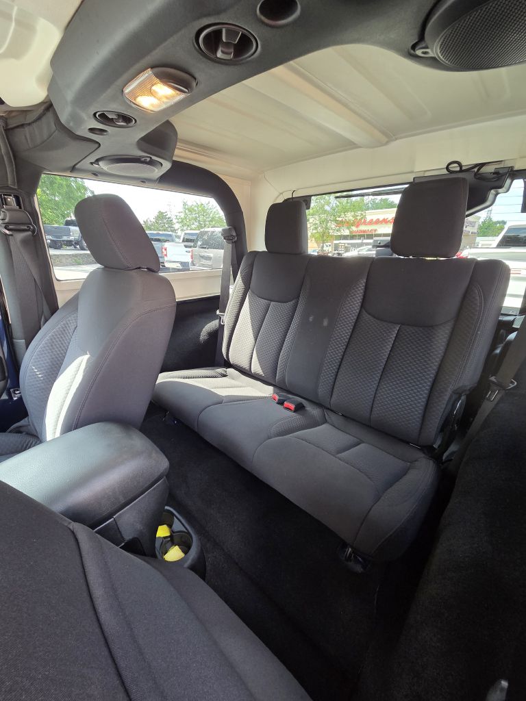 Photo 12 of this JEEP WRANGLER