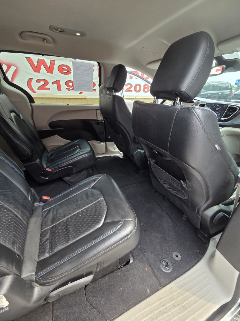 Photo 20 of this CHRYSLER PACIFICA