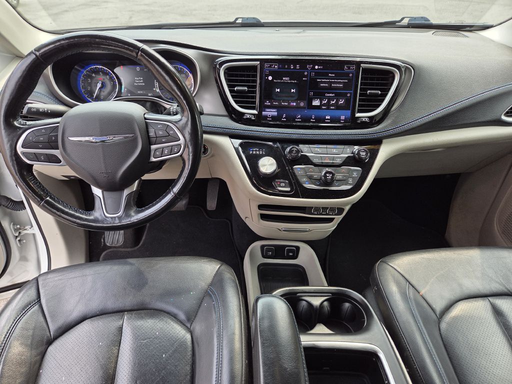 Photo 24 of this CHRYSLER PACIFICA