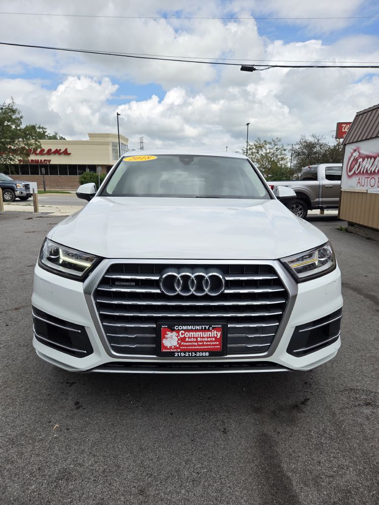 Photo 2 of this AUDI Q7