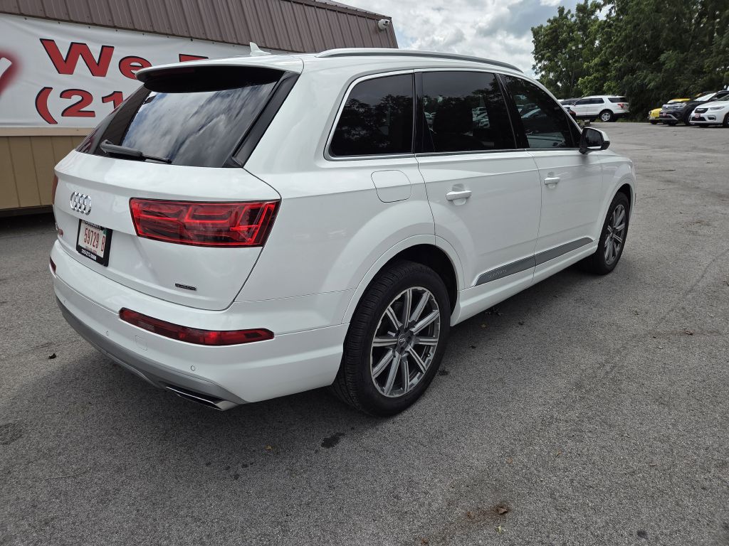 Photo 6 of this AUDI Q7