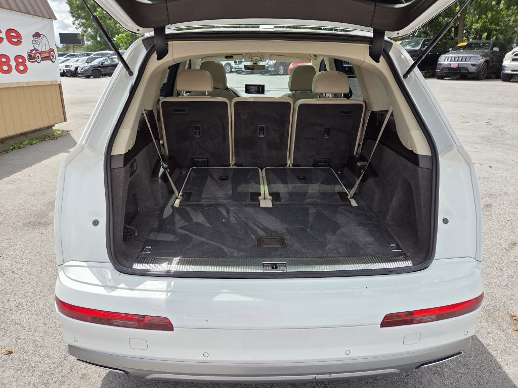 Photo 8 of this AUDI Q7