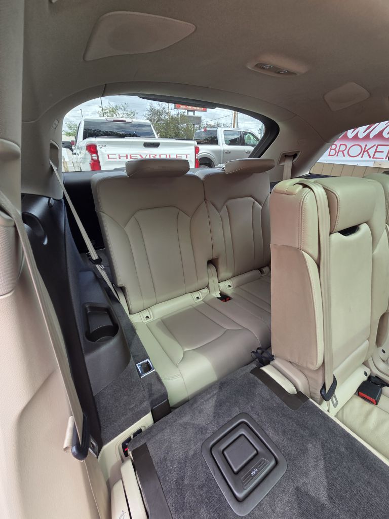Photo 22 of this AUDI Q7