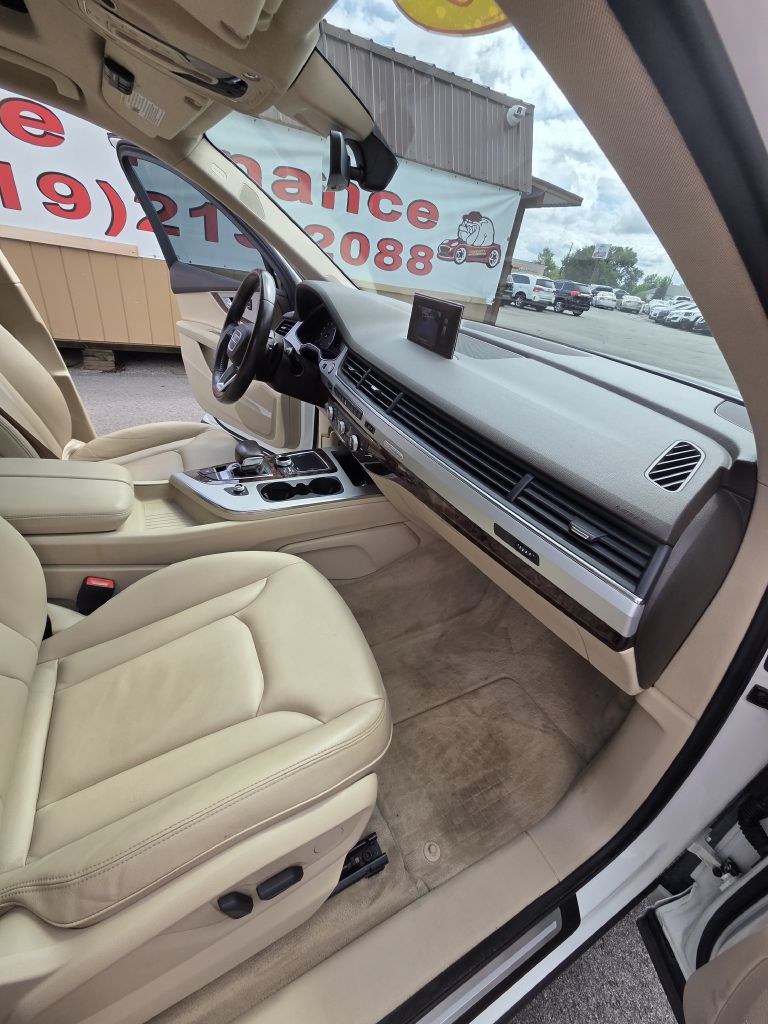 Photo 24 of this AUDI Q7