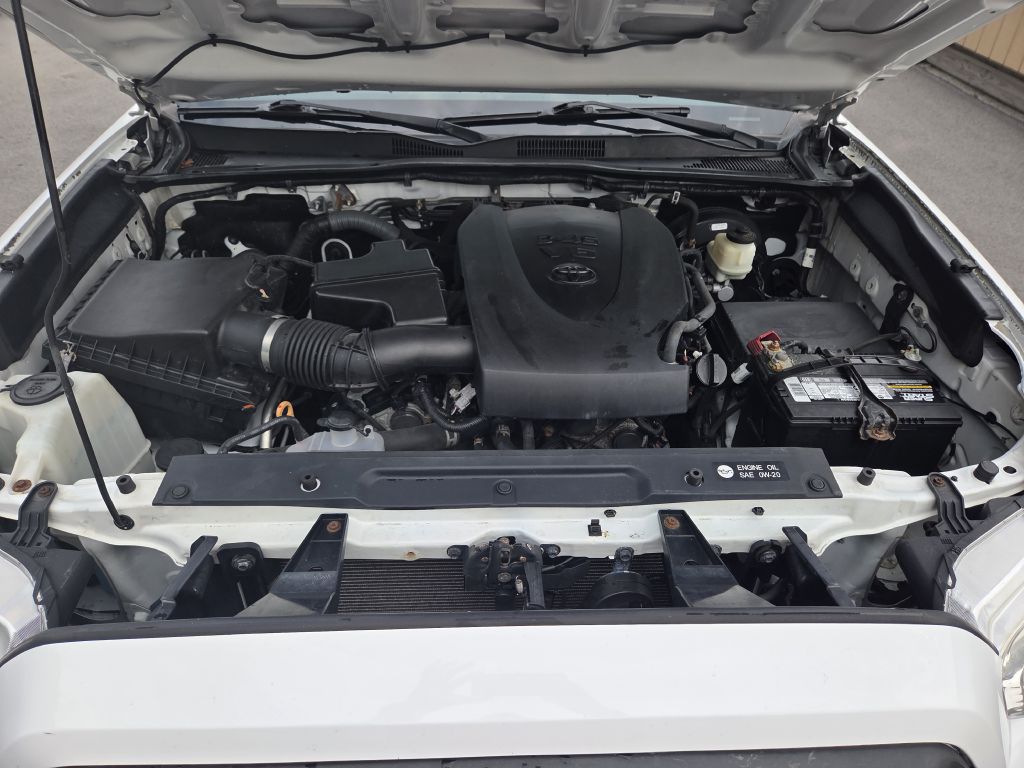 Photo 25 of this TOYOTA TACOMA