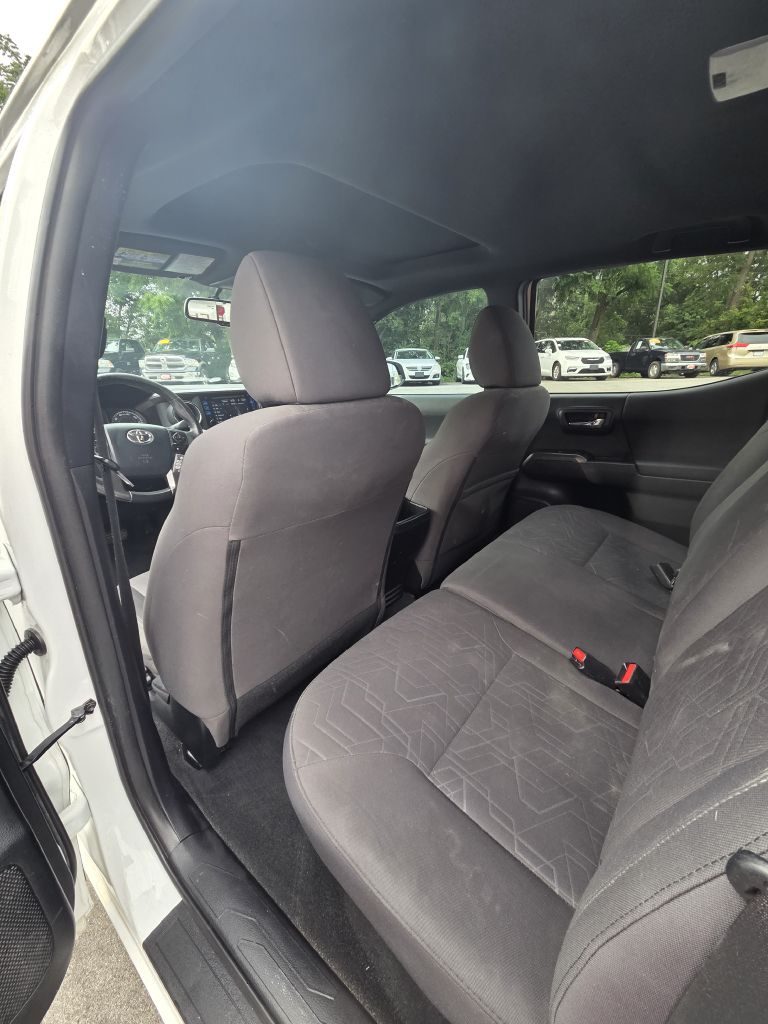 Photo 12 of this TOYOTA TACOMA