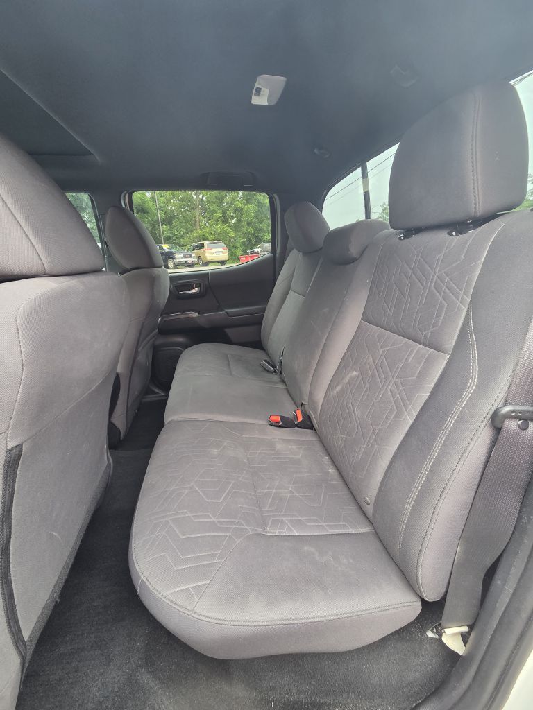 Photo 13 of this TOYOTA TACOMA
