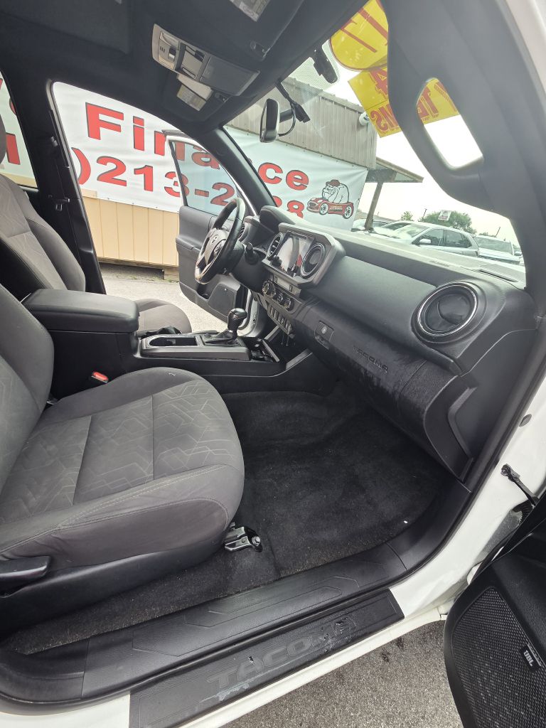 Photo 18 of this TOYOTA TACOMA