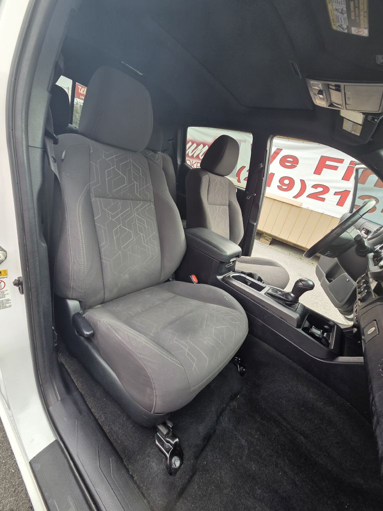 Photo 19 of this TOYOTA TACOMA