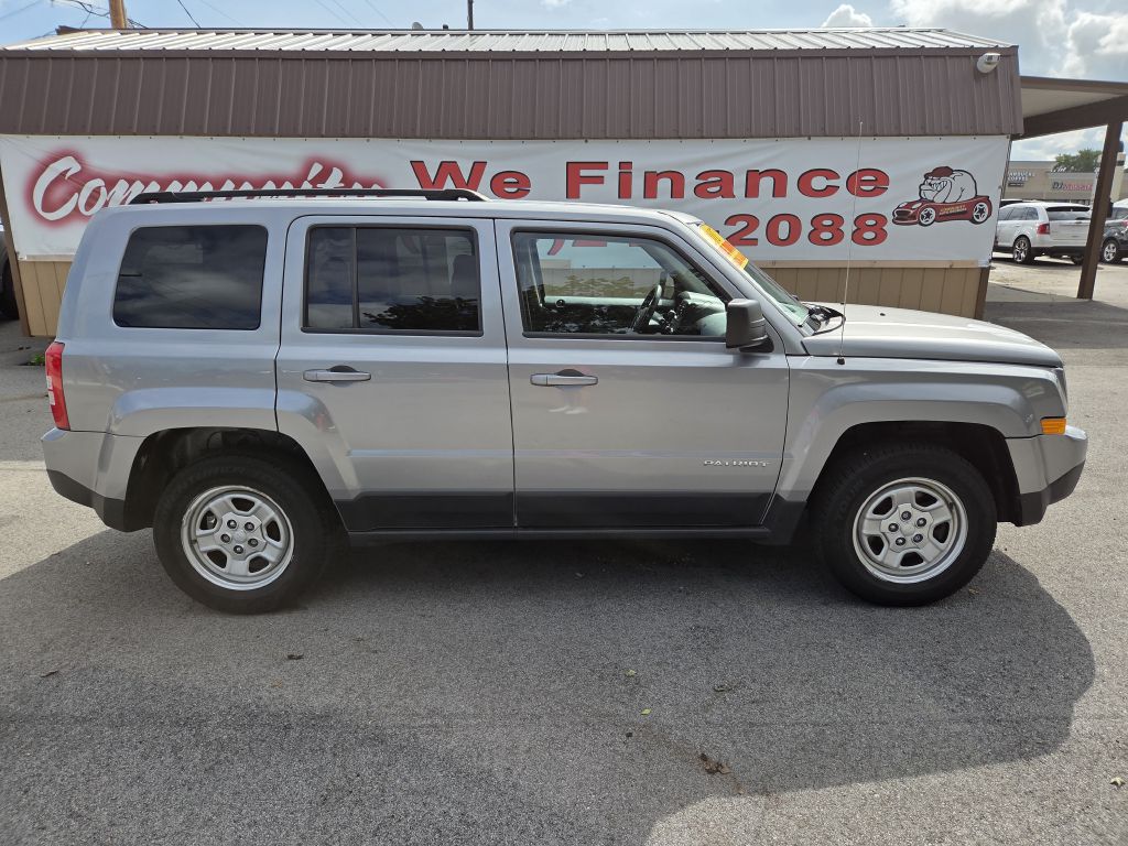 Photo 3 of this JEEP PATRIOT