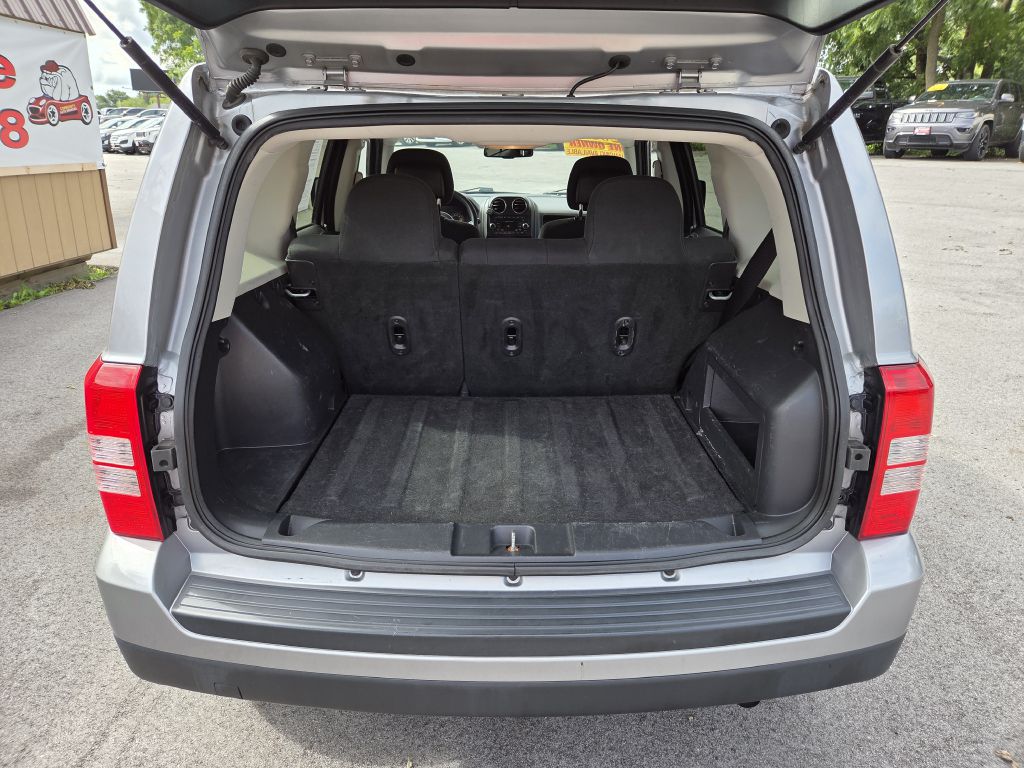 Photo 7 of this JEEP PATRIOT