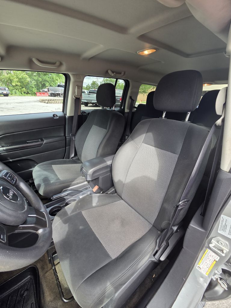 Photo 11 of this JEEP PATRIOT