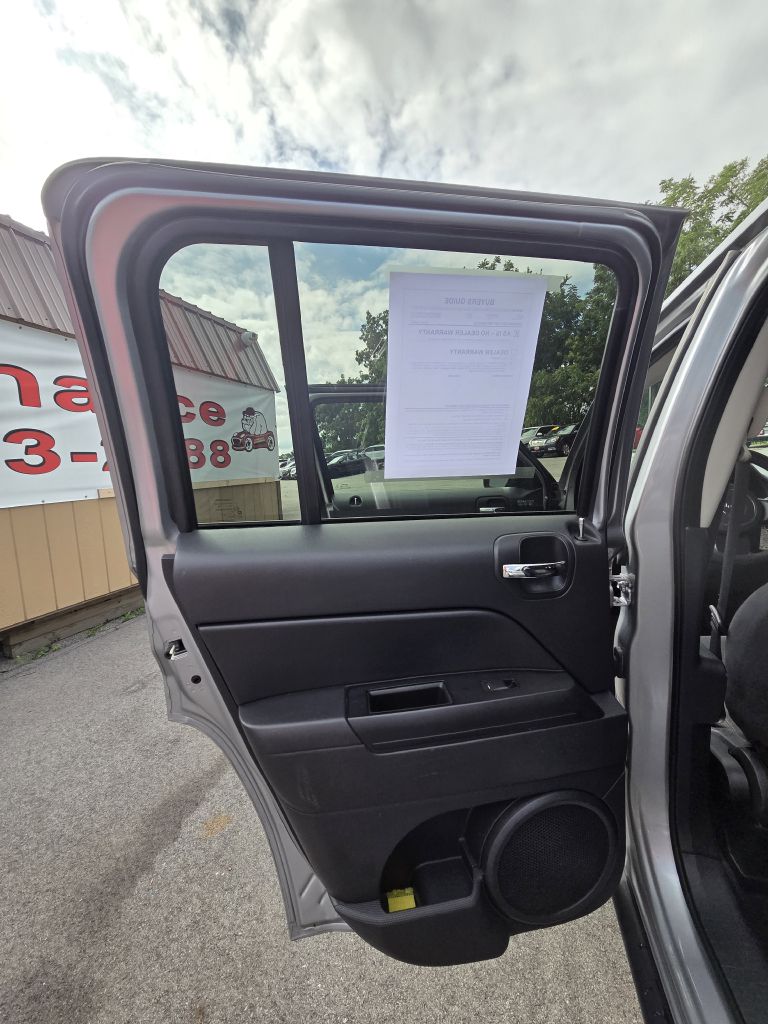 Photo 12 of this JEEP PATRIOT
