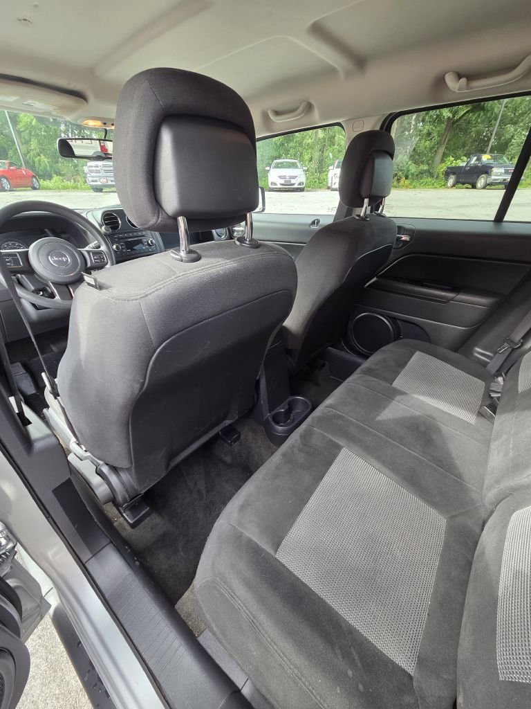 Photo 13 of this JEEP PATRIOT