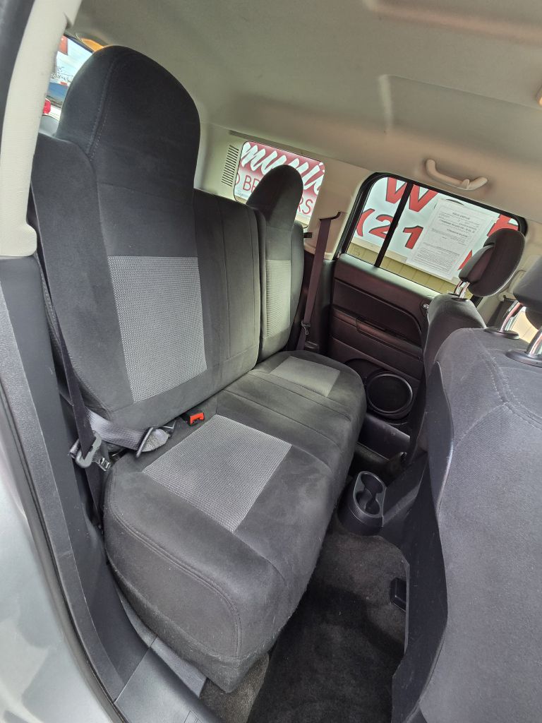 Photo 17 of this JEEP PATRIOT