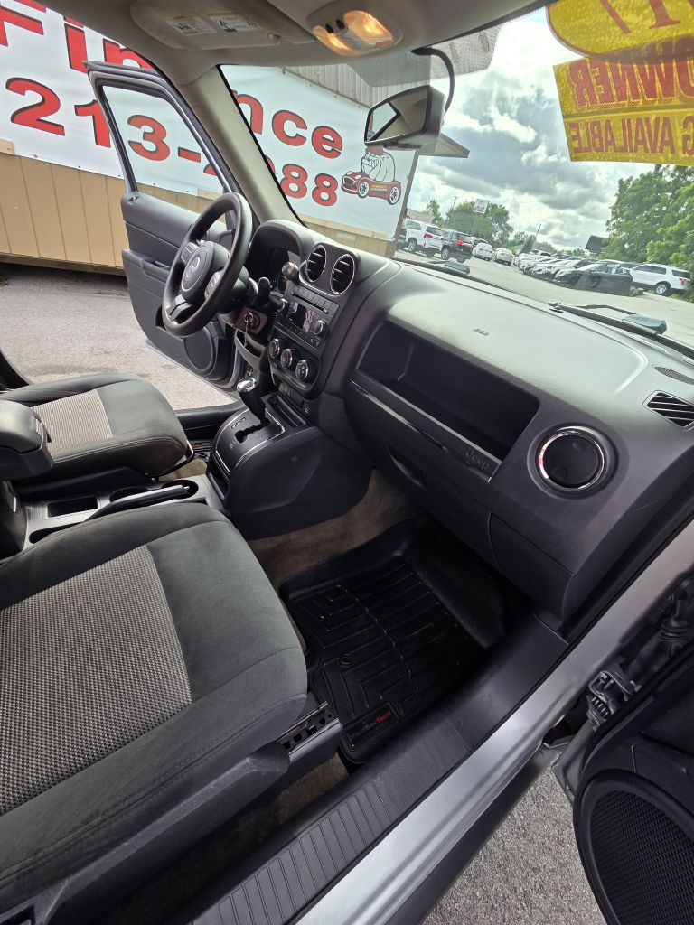 Photo 19 of this JEEP PATRIOT