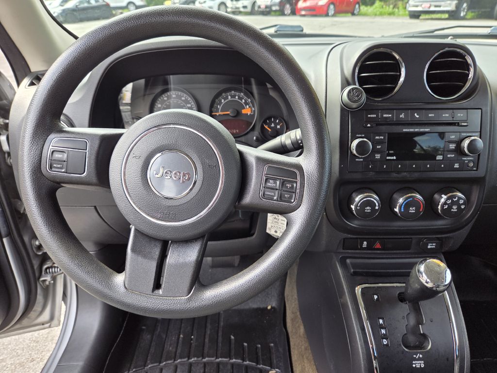 Photo 22 of this JEEP PATRIOT