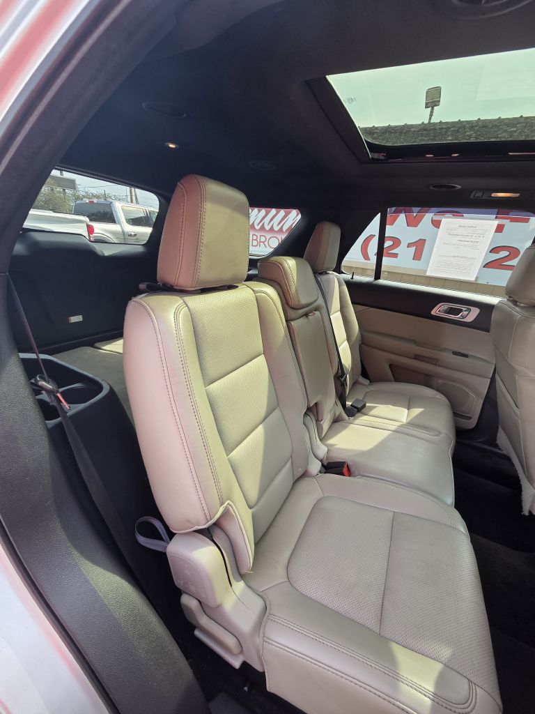 Photo 18 of this FORD EXPLORER