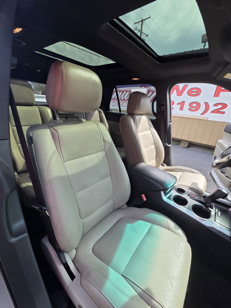 Photo 22 of this FORD EXPLORER