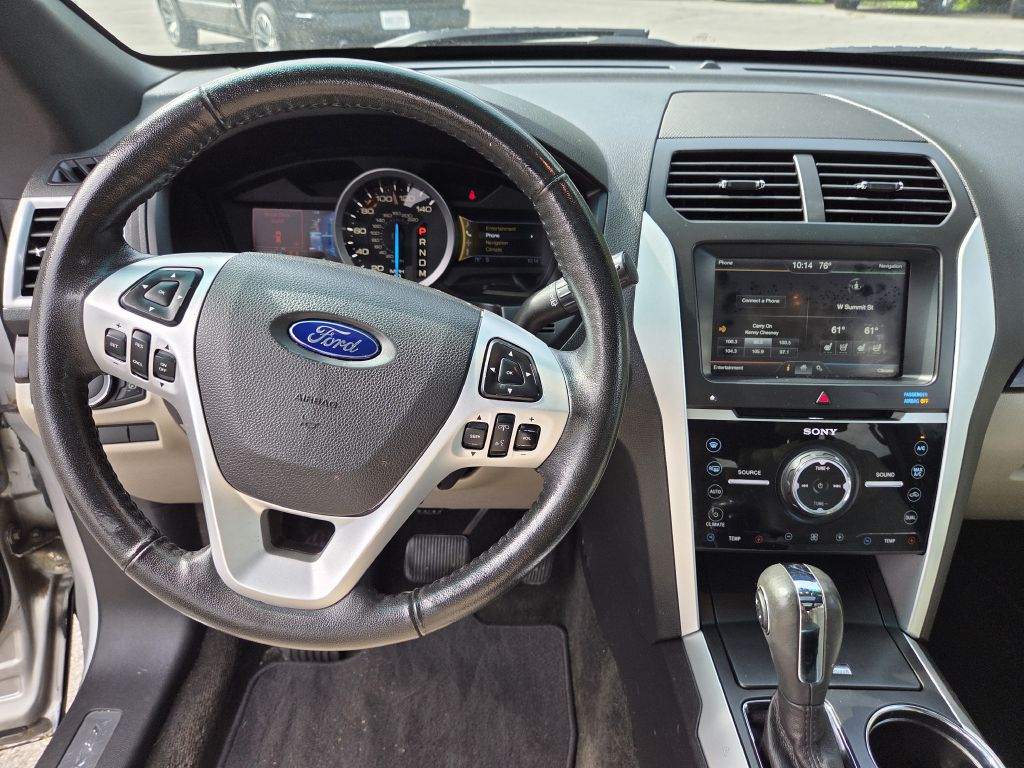 Photo 24 of this FORD EXPLORER