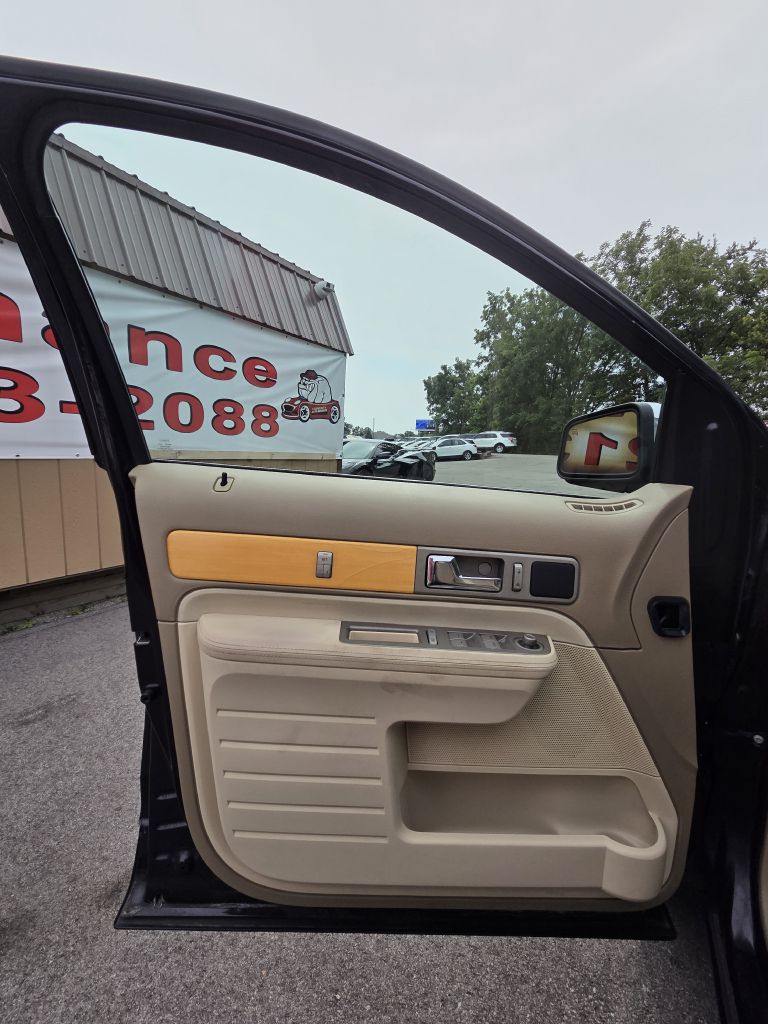 Photo 9 of this LINCOLN MKX