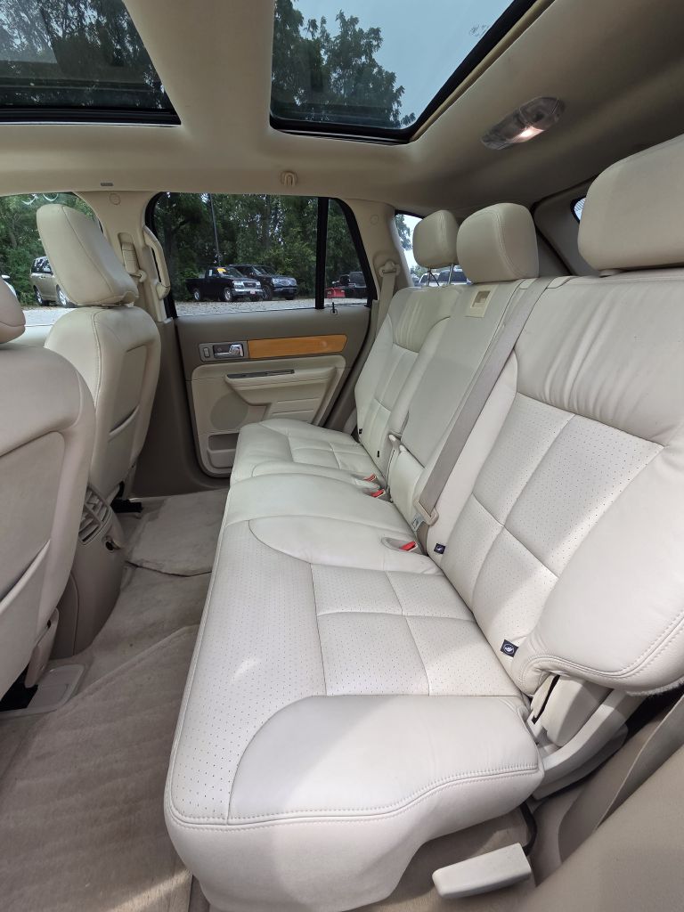 Photo 15 of this LINCOLN MKX