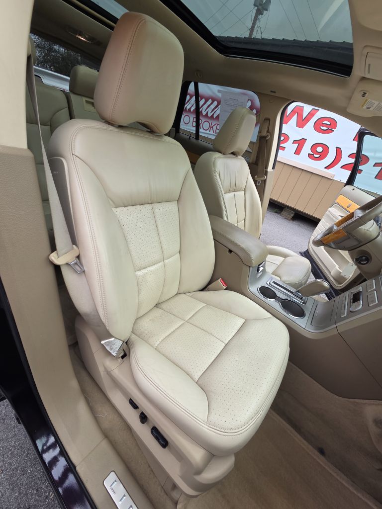 Photo 21 of this LINCOLN MKX