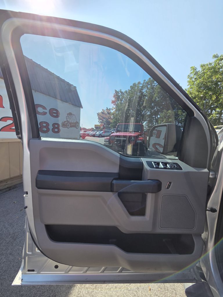 Photo 9 of this FORD F150