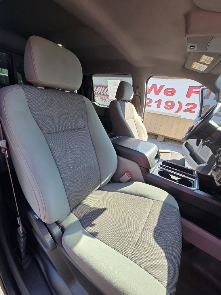 Photo 21 of this FORD F150