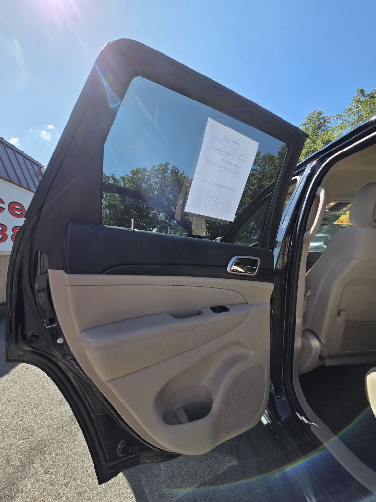 Photo 13 of this JEEP GRAND CHEROKEE