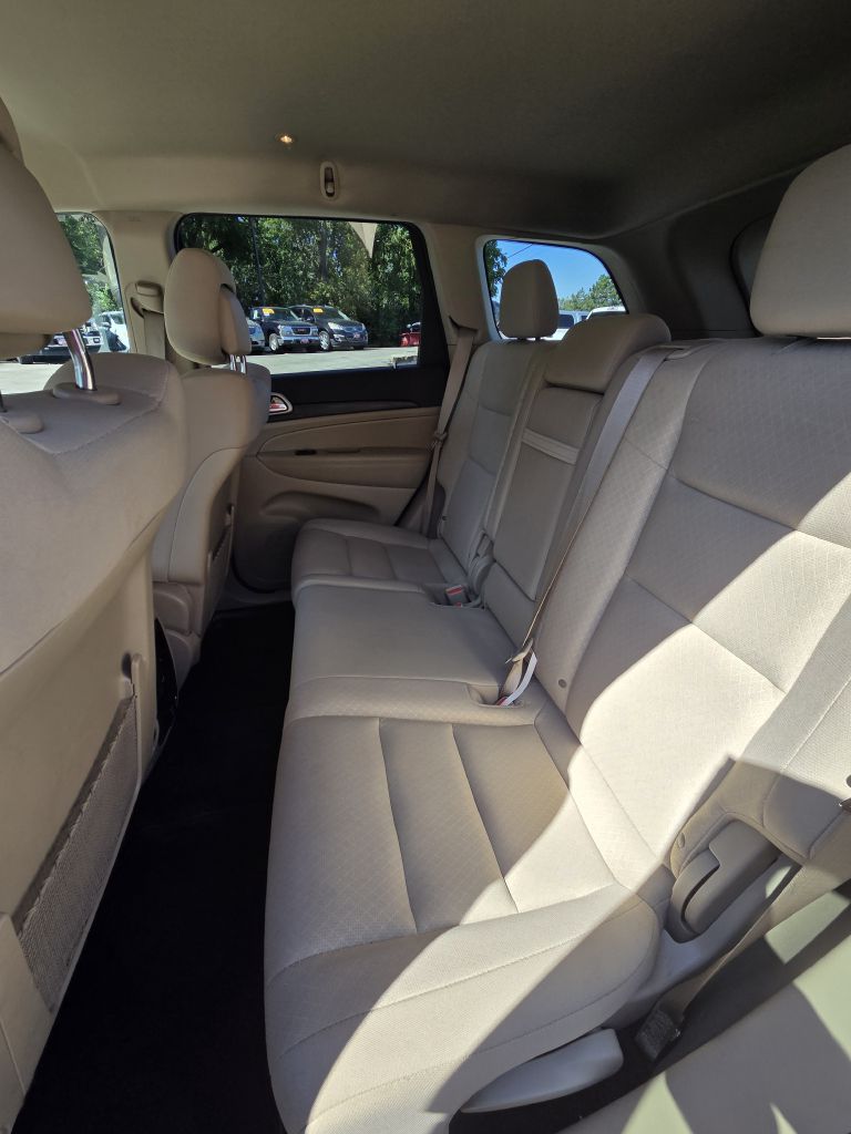Photo 15 of this JEEP GRAND CHEROKEE