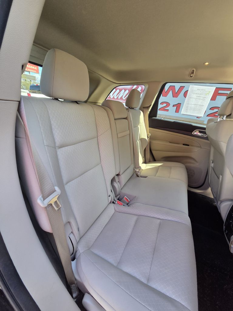 Photo 17 of this JEEP GRAND CHEROKEE