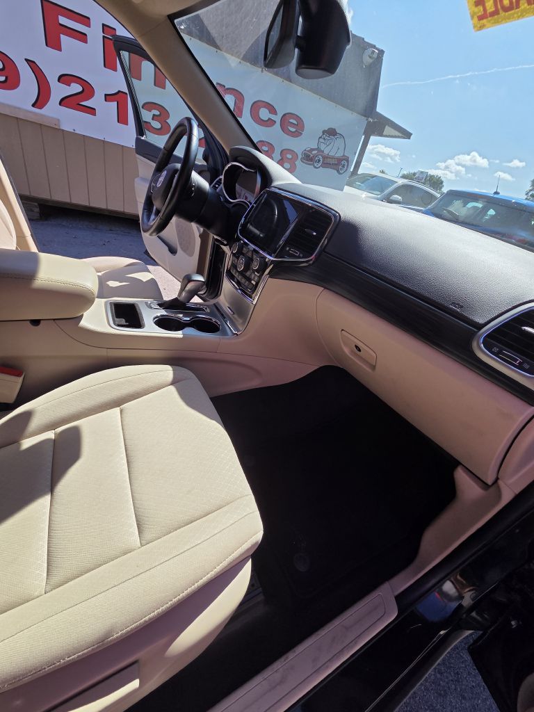 Photo 20 of this JEEP GRAND CHEROKEE