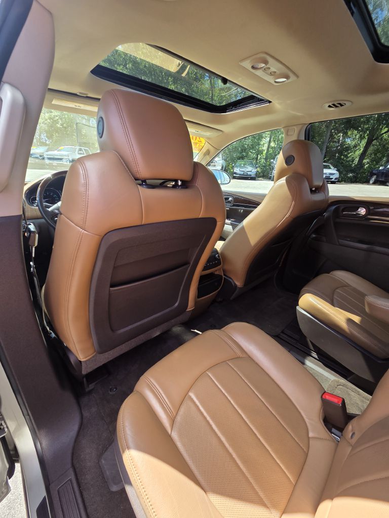 Photo 14 of this BUICK ENCLAVE
