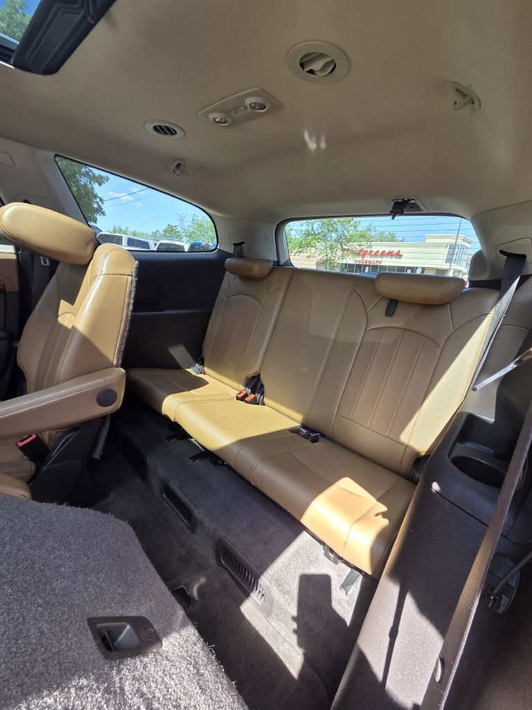 Photo 16 of this BUICK ENCLAVE