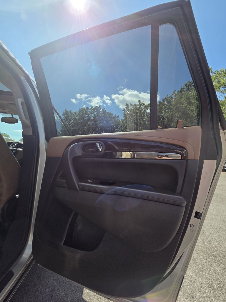 Photo 17 of this BUICK ENCLAVE