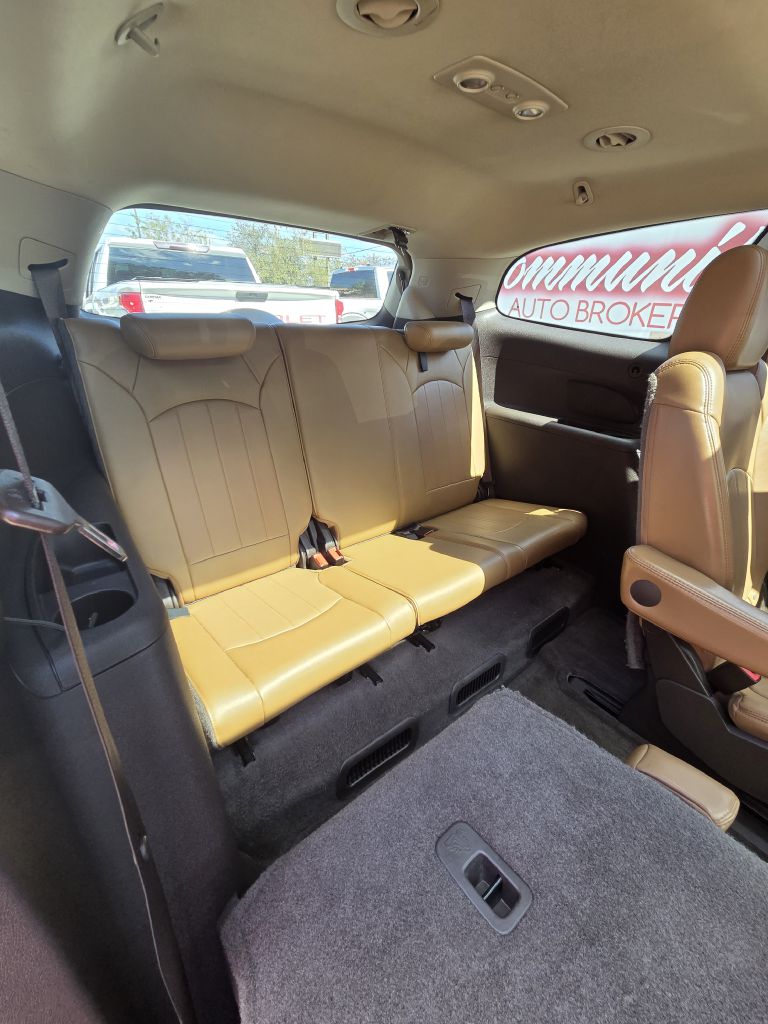 Photo 18 of this BUICK ENCLAVE