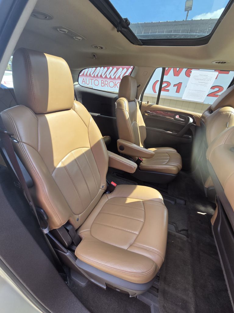 Photo 19 of this BUICK ENCLAVE