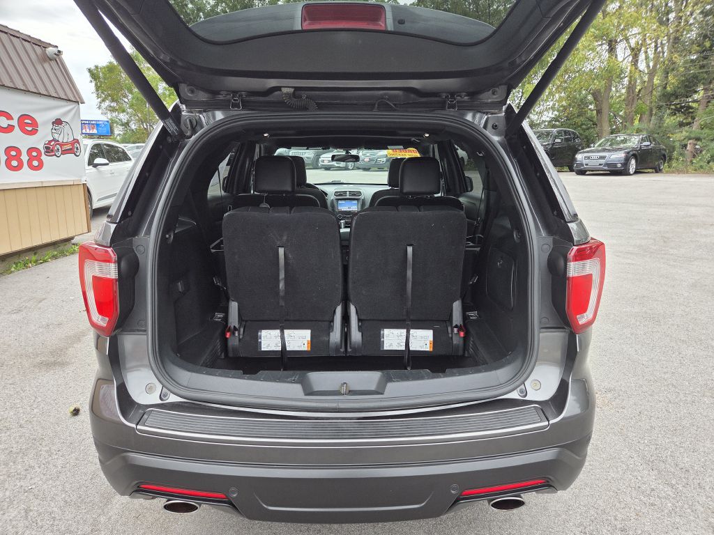 Photo 8 of this FORD EXPLORER